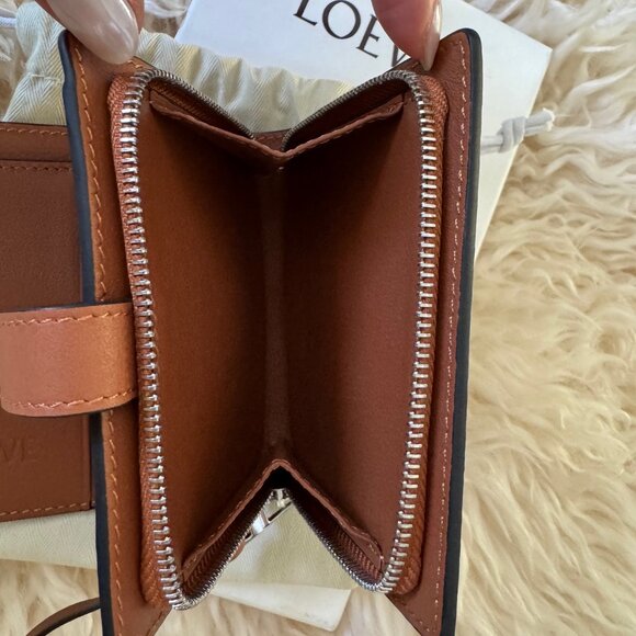 Loewe Compact Zip Wallet in Soft Grained Calfskin, Brand New in Box - Picture 8 of 13